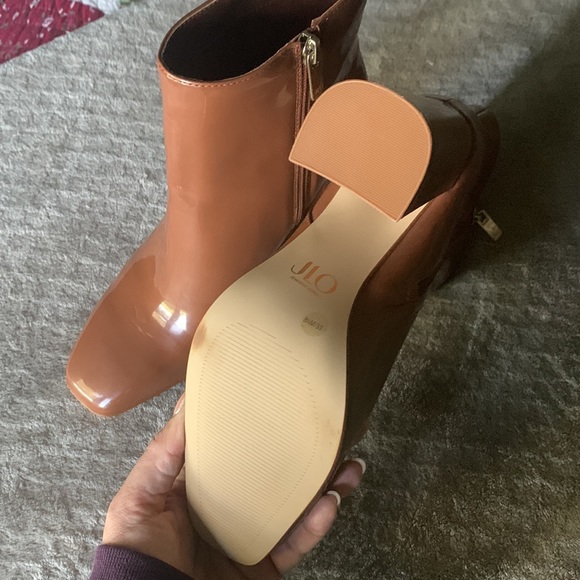 NWOT JLO patten leather boots Women’s 8.5 - Picture 3 of 4